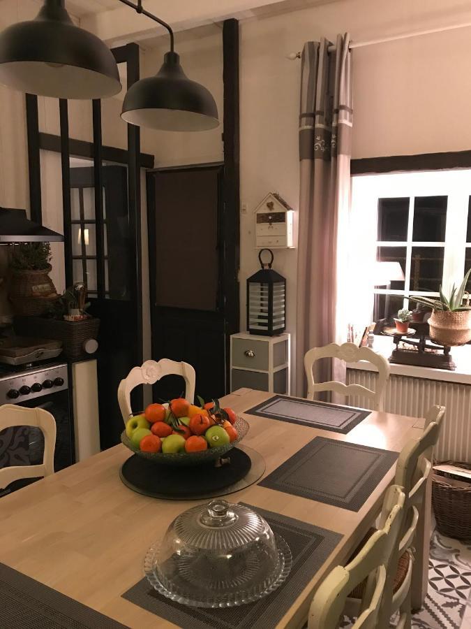 뵈즈빌르 L'Atelier De Jocelyne 아파트 외부 사진